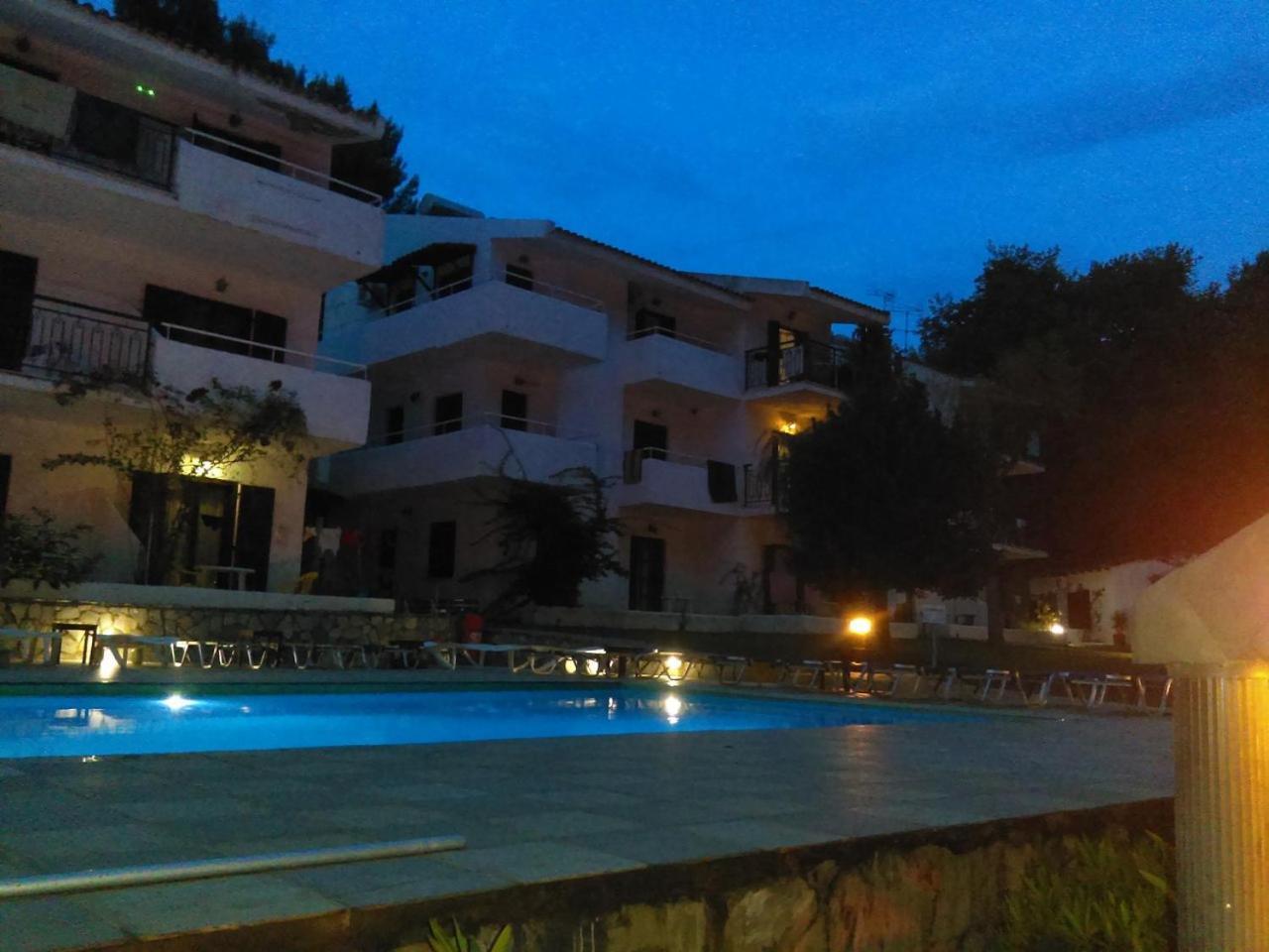 Amalia Apartments Koukounaries Exterior foto
